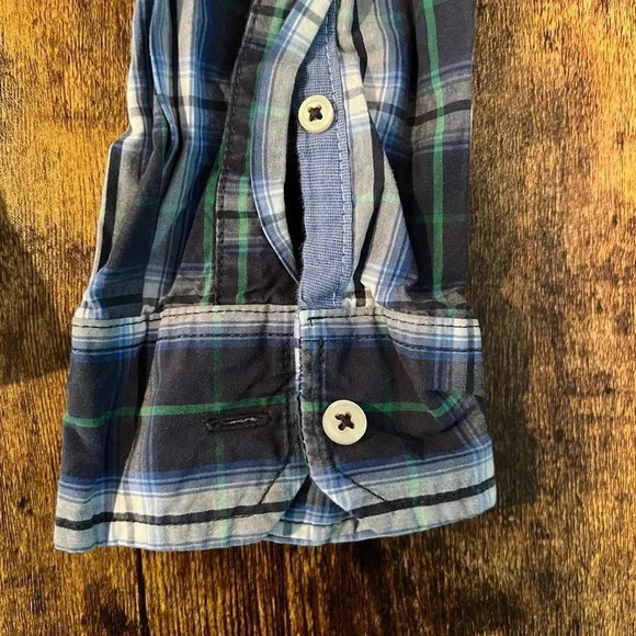 American Eagle Outfitters | athletic fit men’s shirt. Size: L - Picture 5 of 15